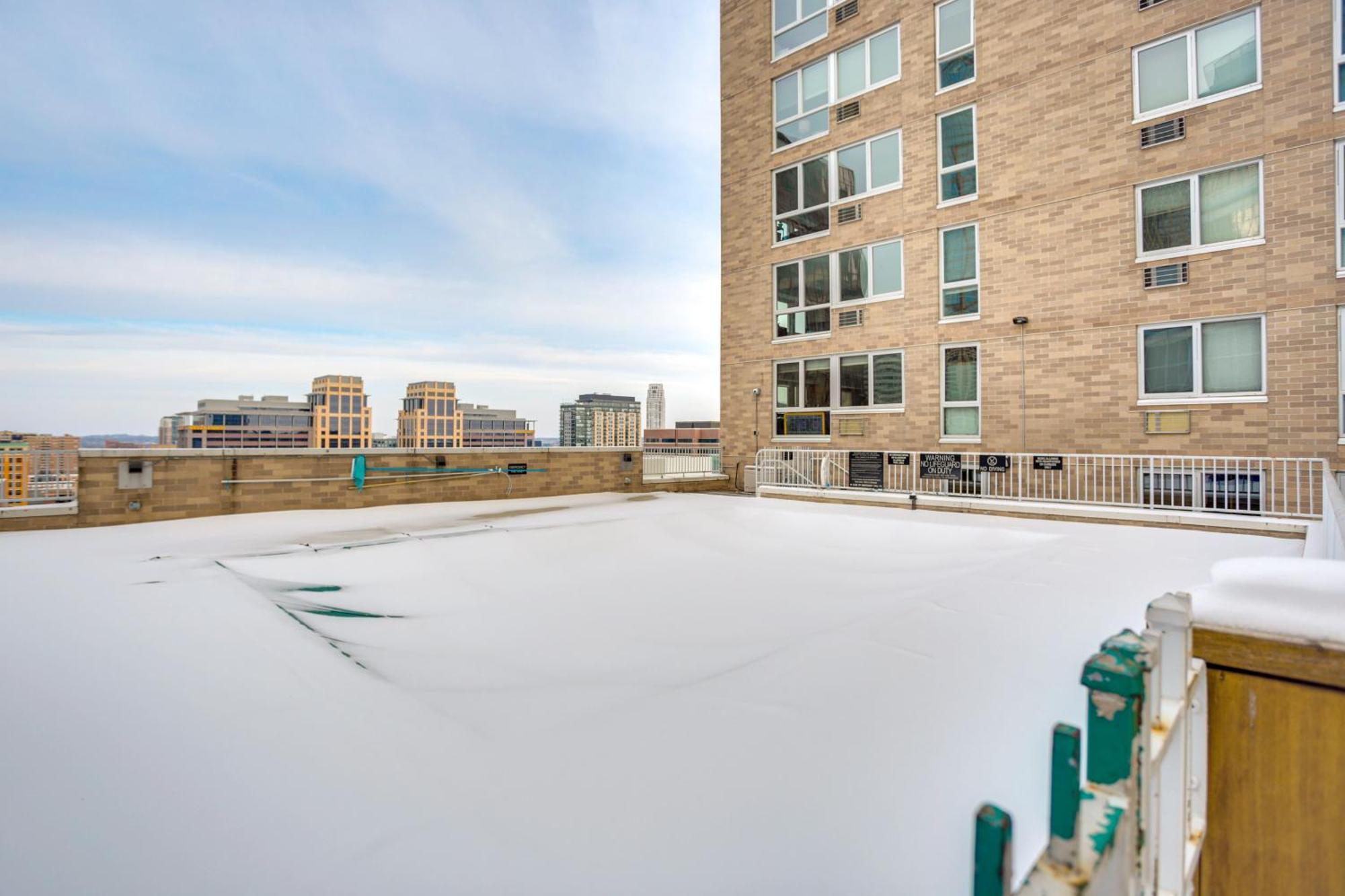 Updated Apt In Dtwn Minneapolis With Pool Access! Exterior photo